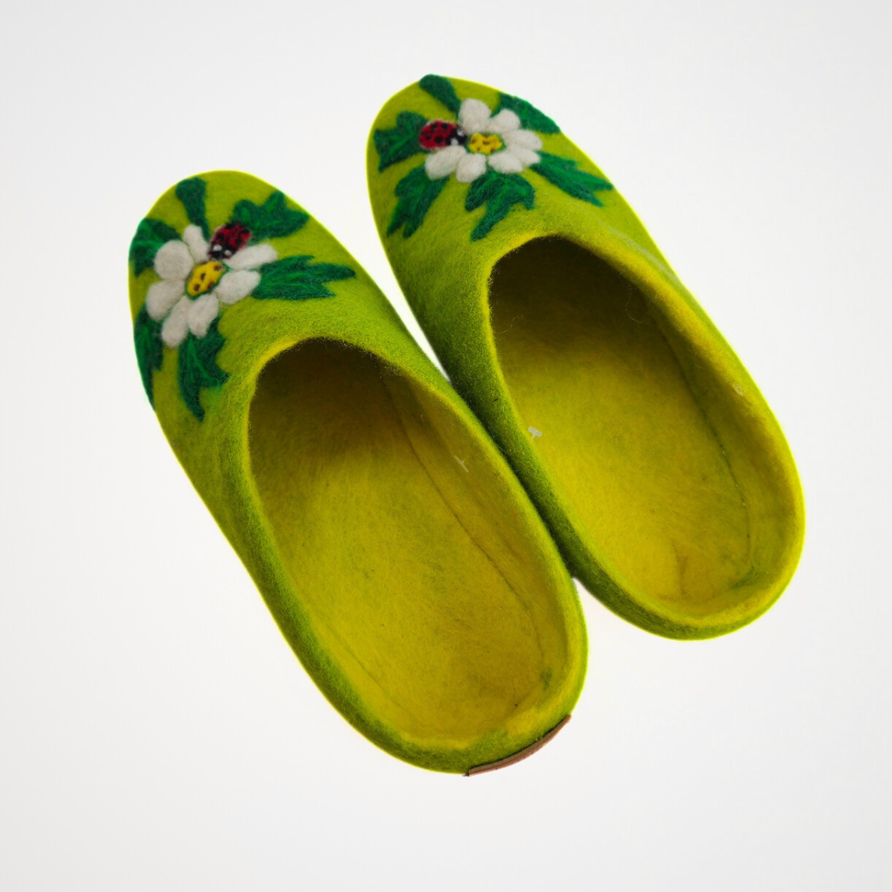 Handmade felt indoor color slipper