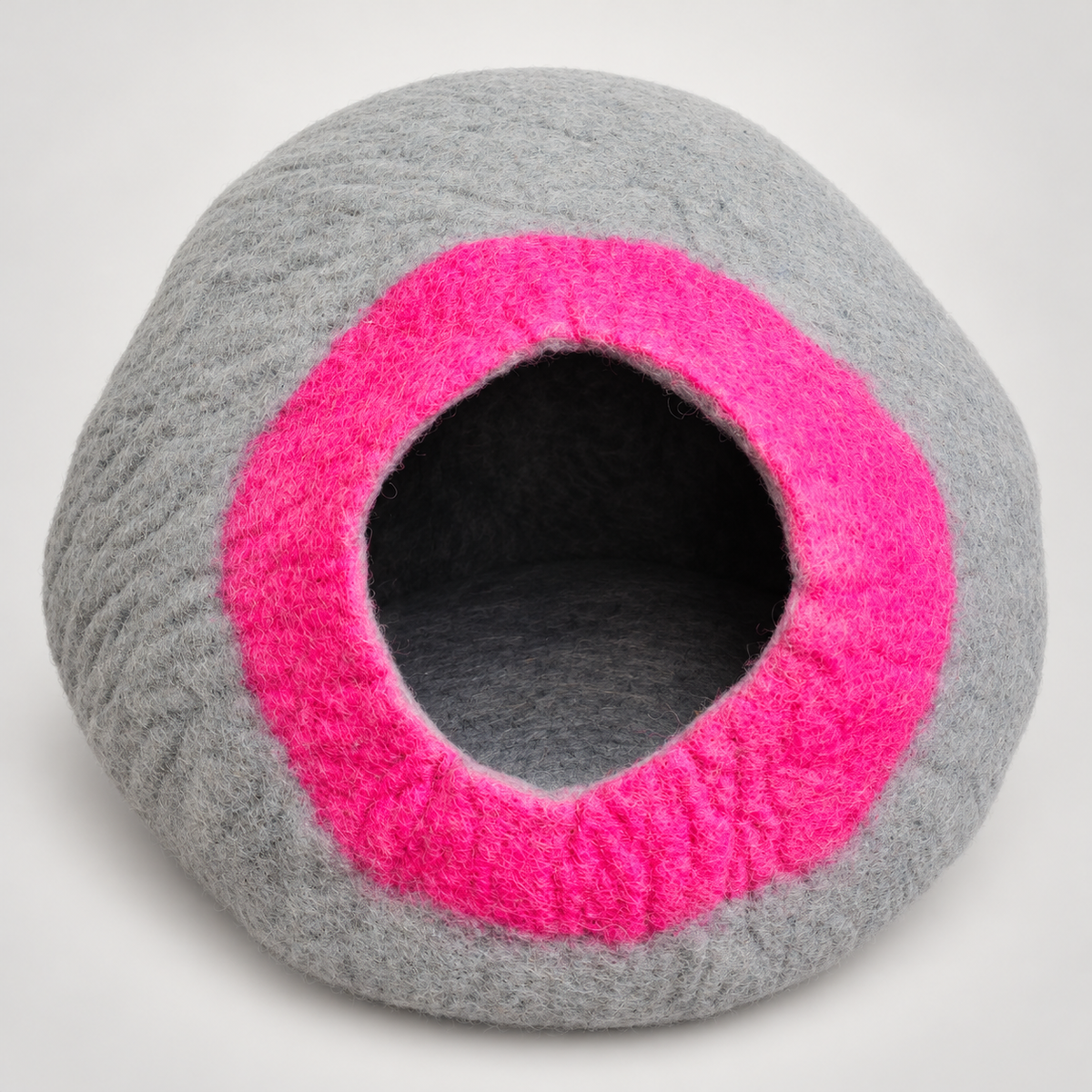 CC107 wool cat cave interior and base detail.