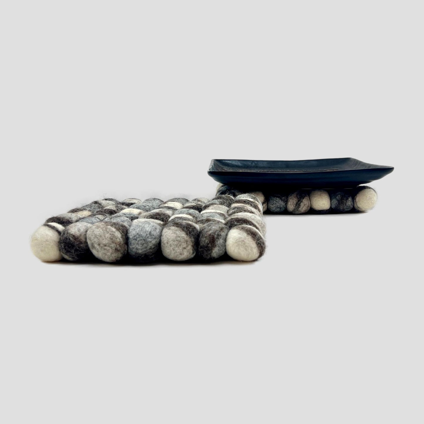 Stone Pom Pom Big Ball Trivet-Set Of 2Pcs.