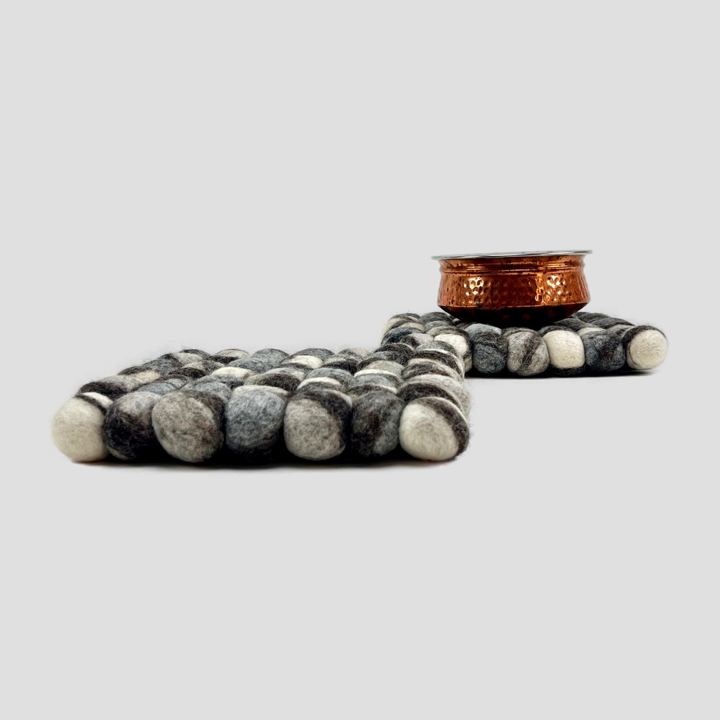 Stone Pom Pom Big Ball Trivet-Set Of 2Pcs.
