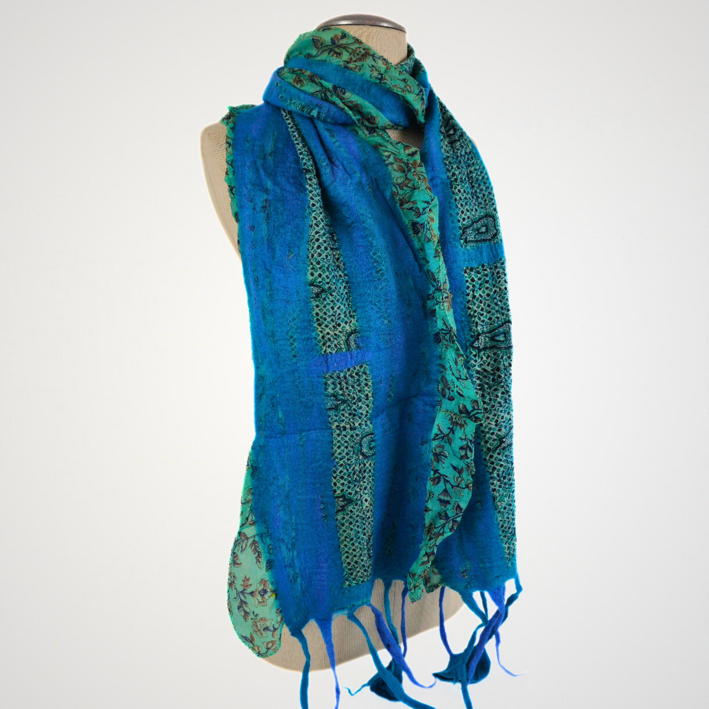 Saree Lace Blue Felted Scarf