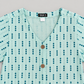 RT821 V-neck and short sleeve detail