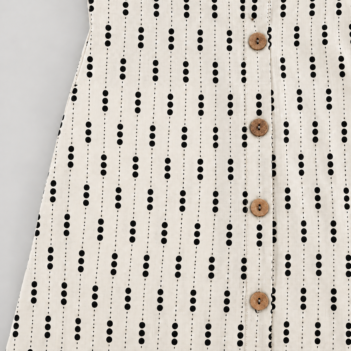 RT823 cotton fabric and natural two-hole button detail