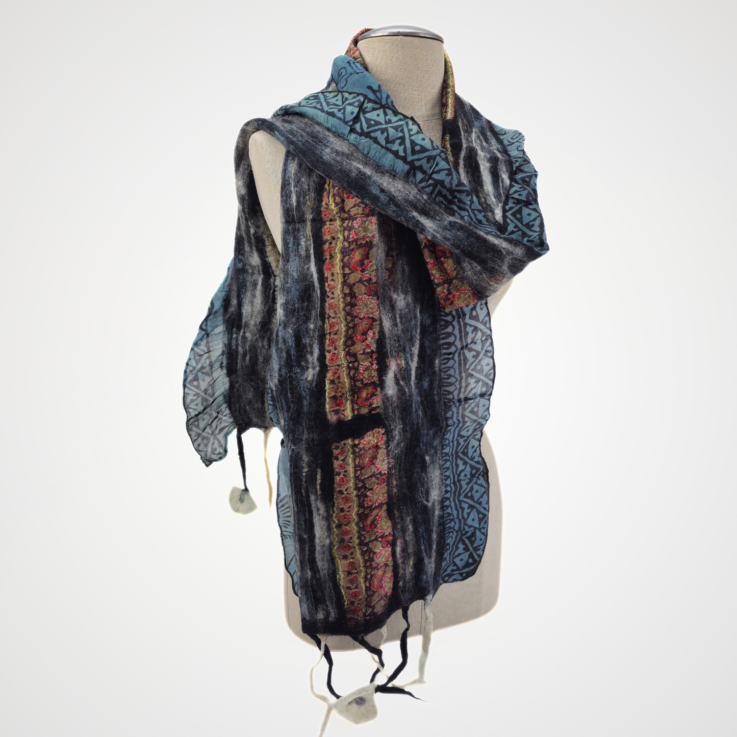 Saree Black & White Lace Felted Scarf