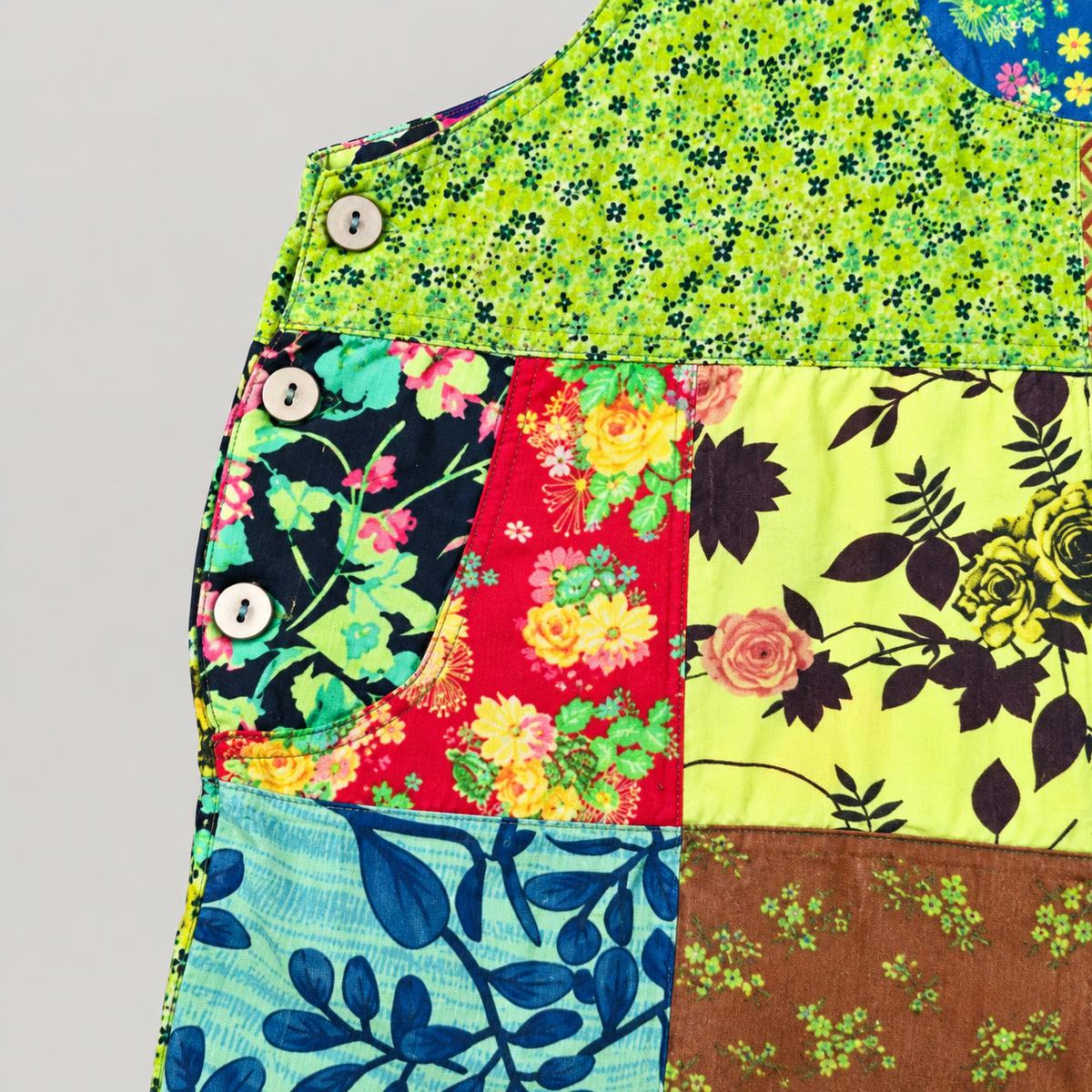 KD620 original side pocket shape and button placement, corrected detail