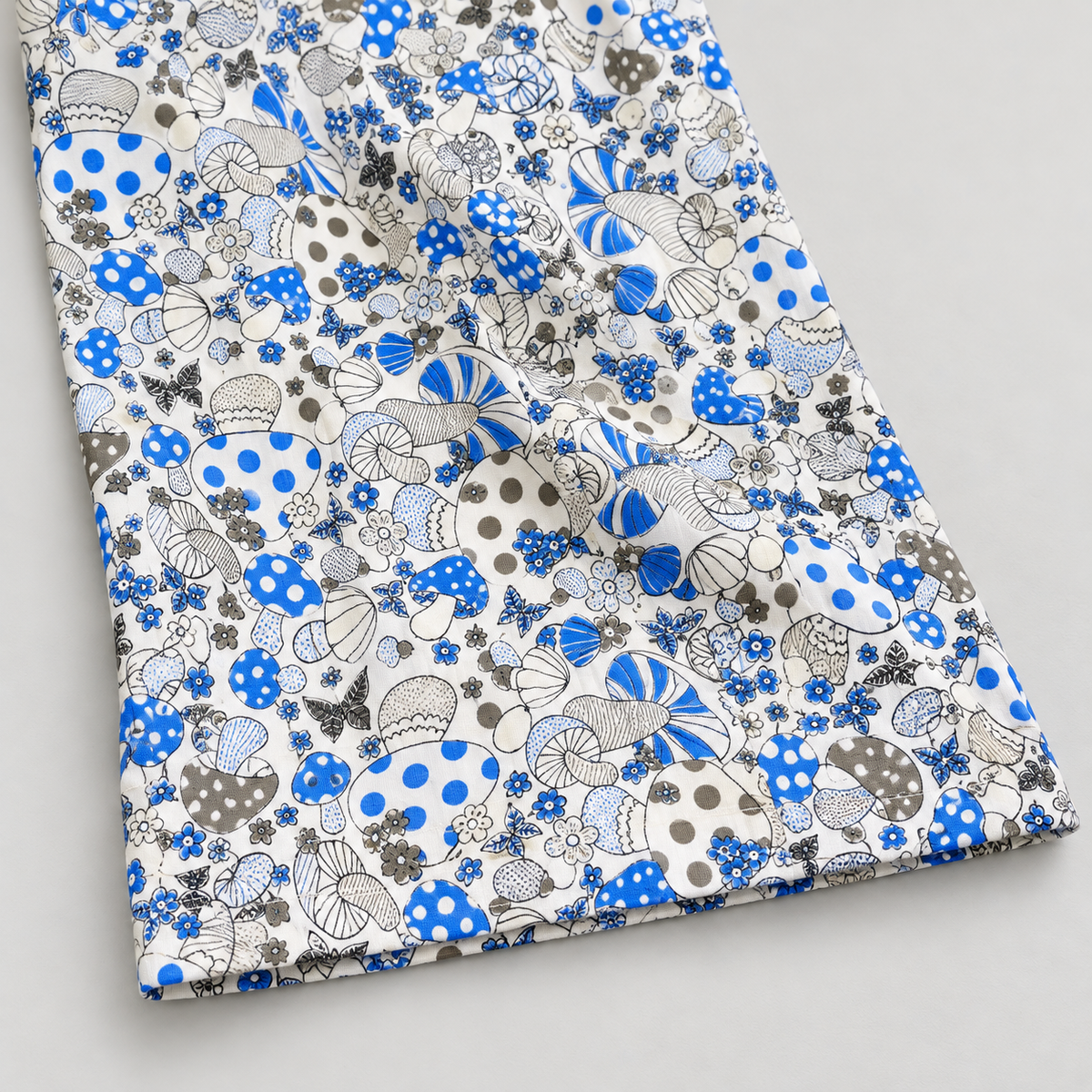 White & Blue mushroom print cotton palazzo trousers – detail view